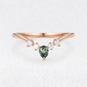 Marina‘s Tide | Teal Sapphire & Moissanite Wedding Band