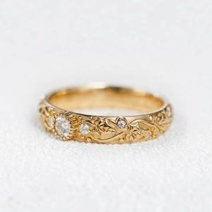 Ivy’s Twinkle | Diamond & Ivy Leaf Wedding Band.