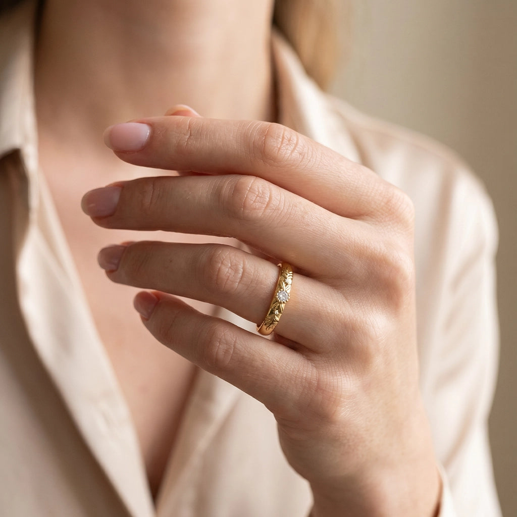 Ivy’s Wreath | Diamond Trio Wedding Band.