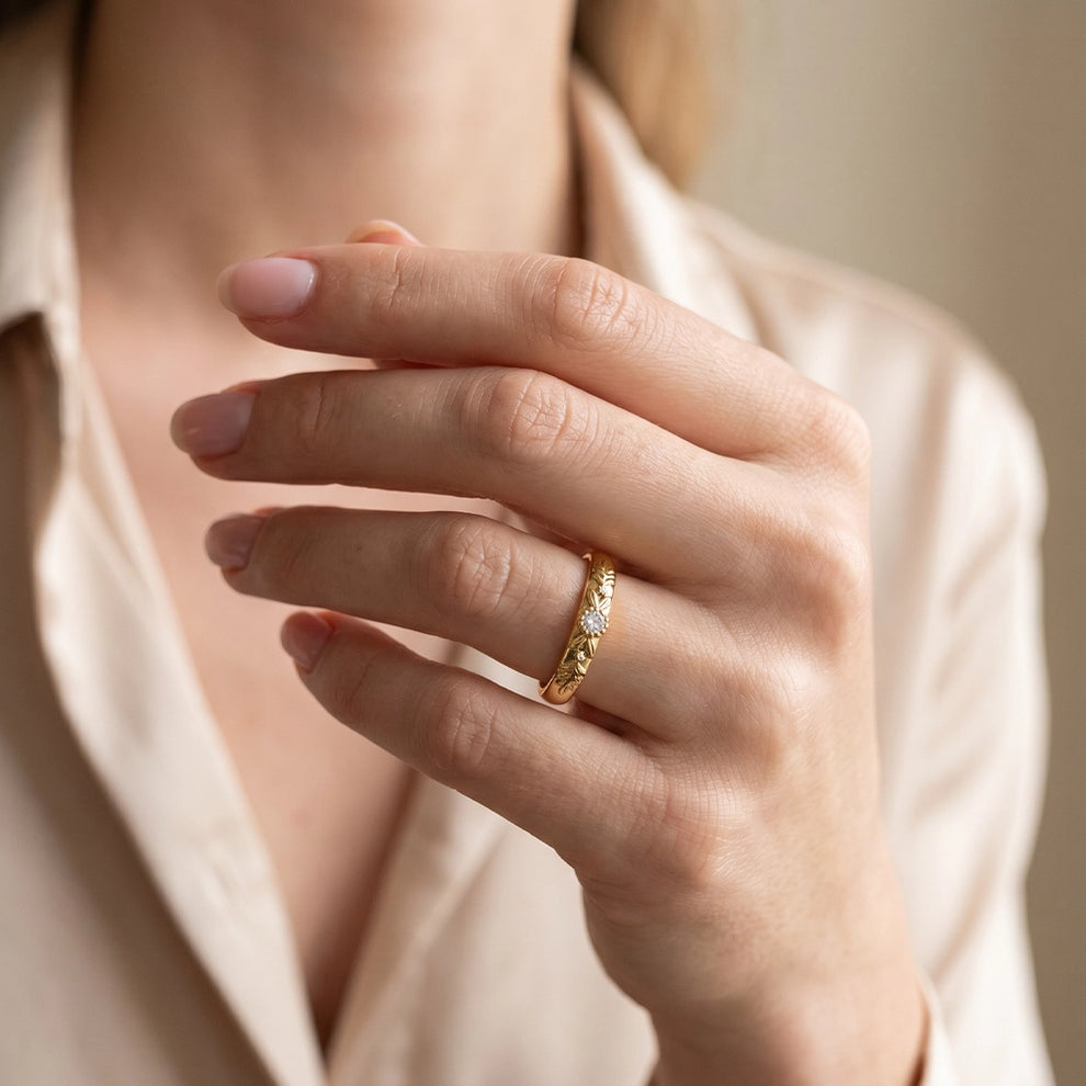 Ivy’s Wreath | Diamond Trio Wedding Band.