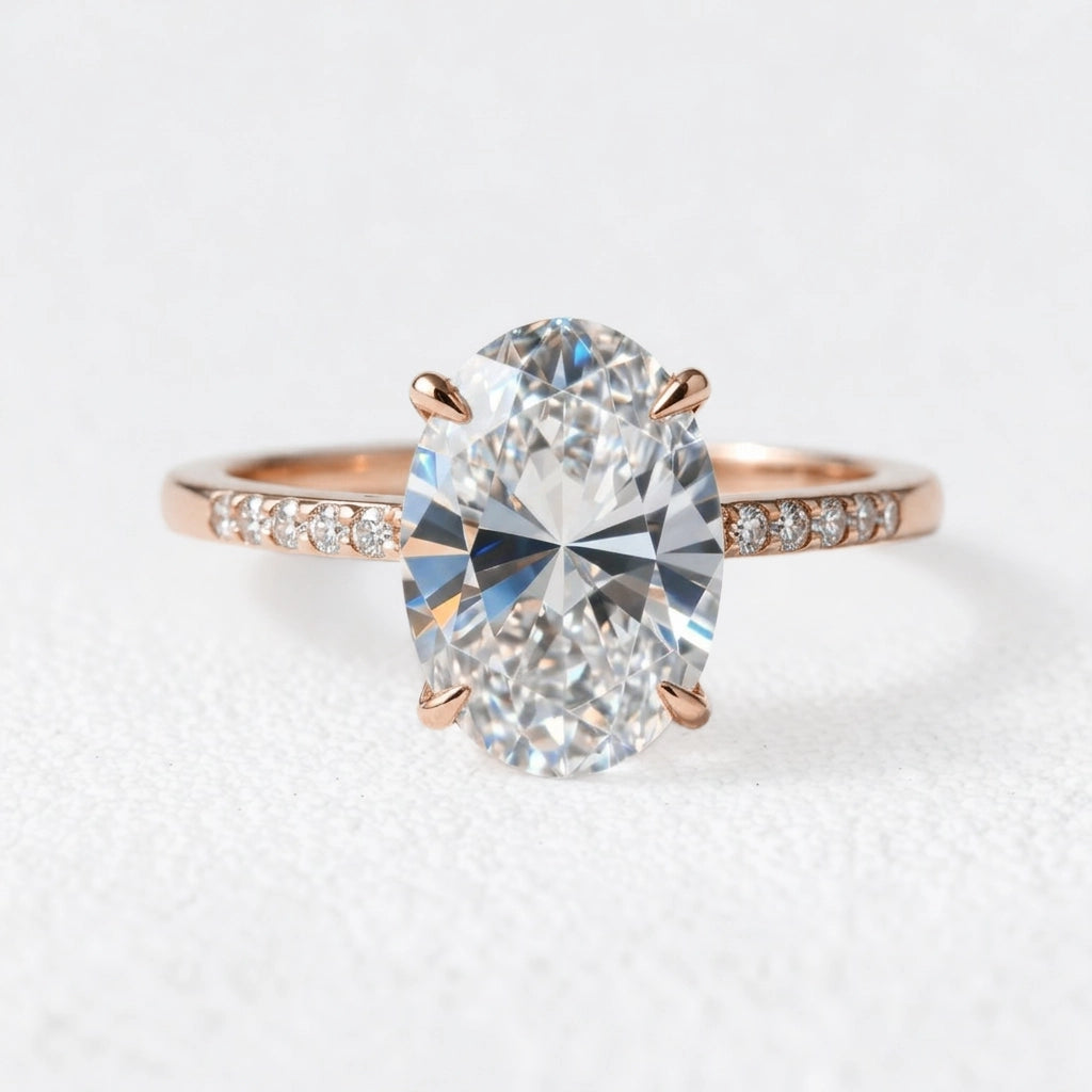 Luna‘s Silhouette | Classic Oval Cut Diamond Engagement Ring.