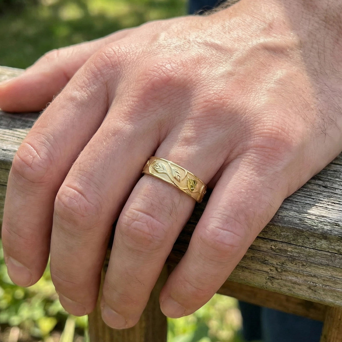 Apollo’s Laurel | Men’s Wedding Band.