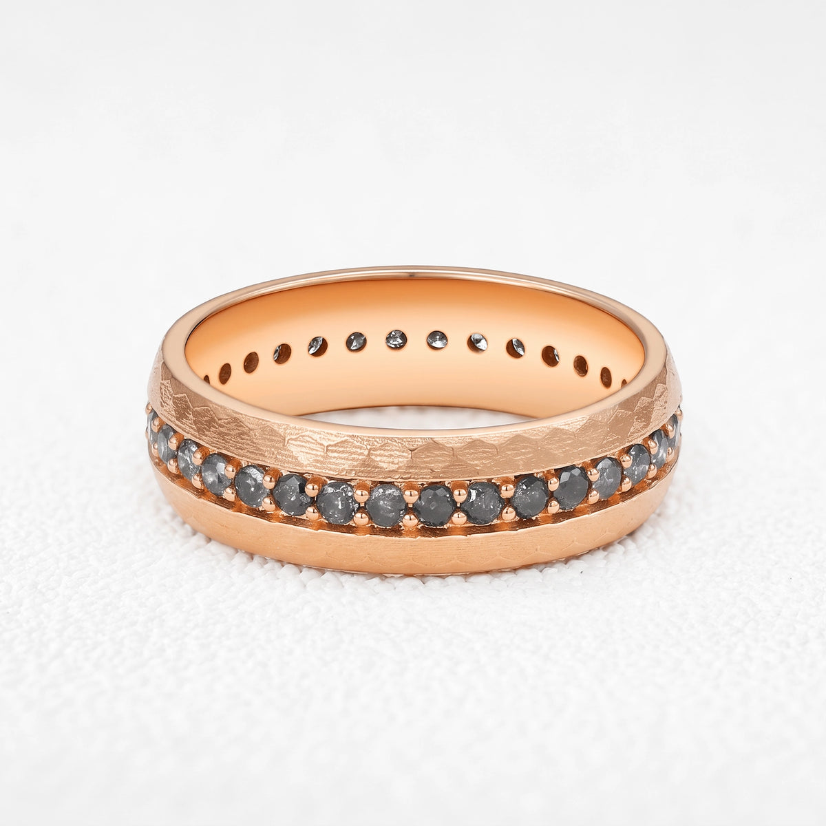 Orion‘s Orbit | Hammered Circle‑Set Salt & Pepper Diamond Men’s Band