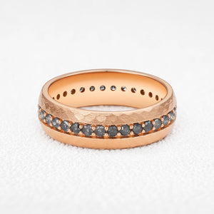 Orion‘s Orbit | Hammered Circle‑Set Salt & Pepper Diamond Men’s Band