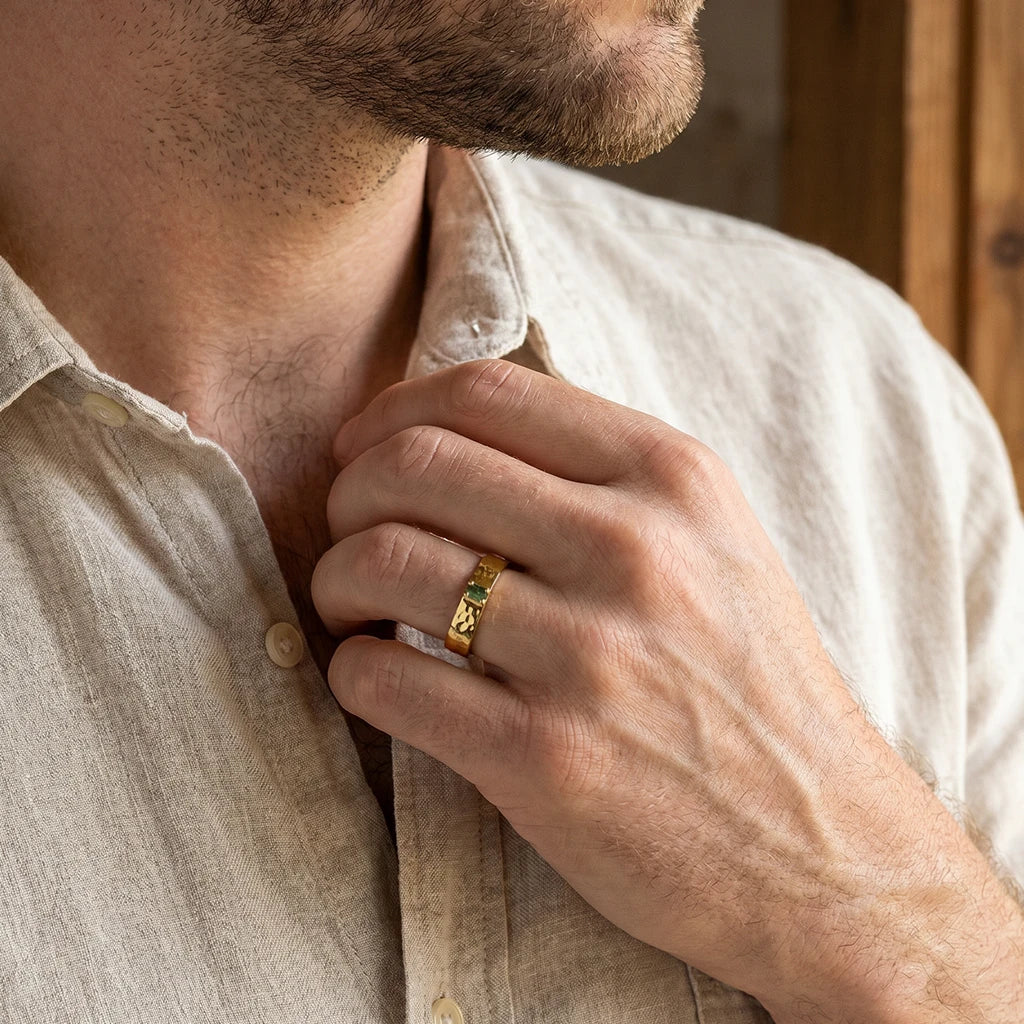 The Retro Keystone | 5MM Hammered Moss Agate Men’s Wedding Band