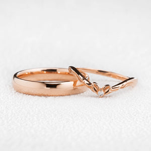 Cordelia’s Duet | Curved Diamond & Classic Band Couple Wedding Set