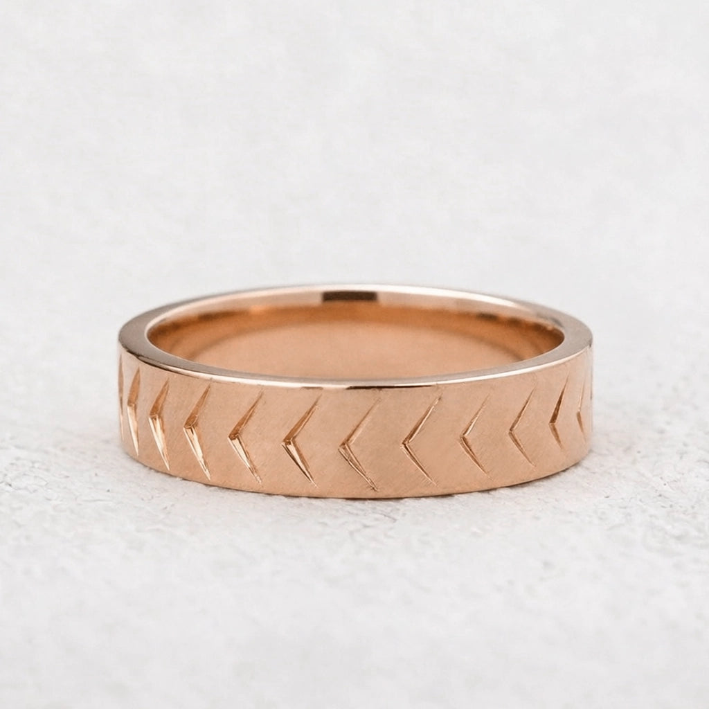 Arrow Edge | Polished Men’s Wedding Band.