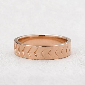 Arrow Edge | Polished Men’s Wedding Band.