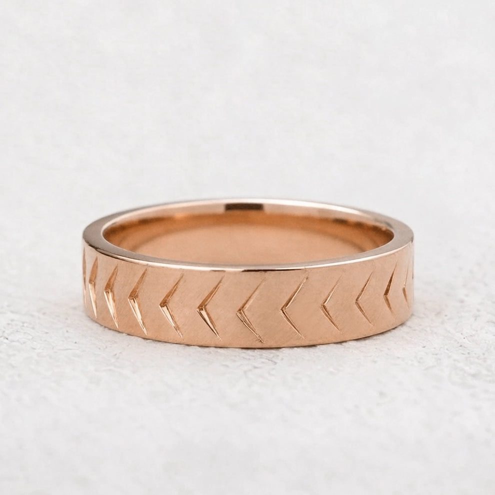 Arrow Edge | Polished Men’s Wedding Band.