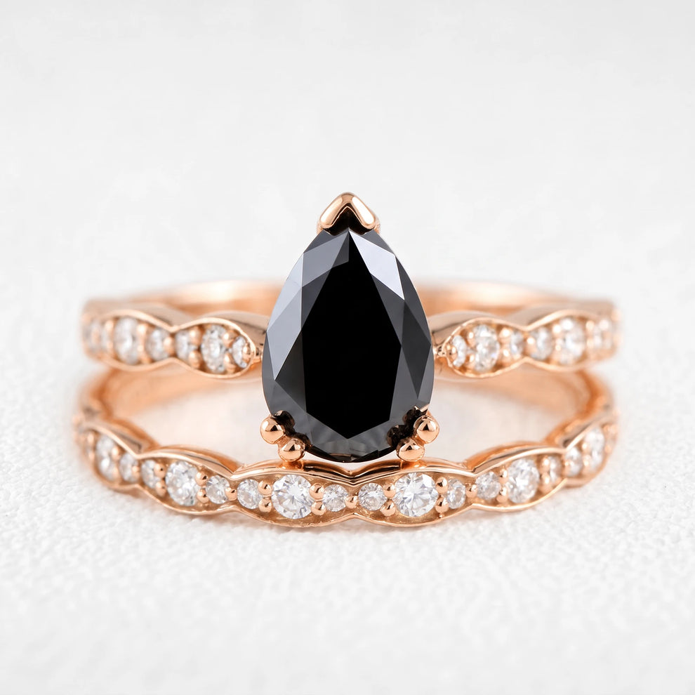 Nyx‘s Nocturne | 1.5CT Pear Cut Black Diamond & Scalloped Band Bridal Duo