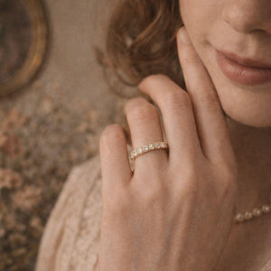 The Encircled Light | Round Cut Full Eternity Ring.