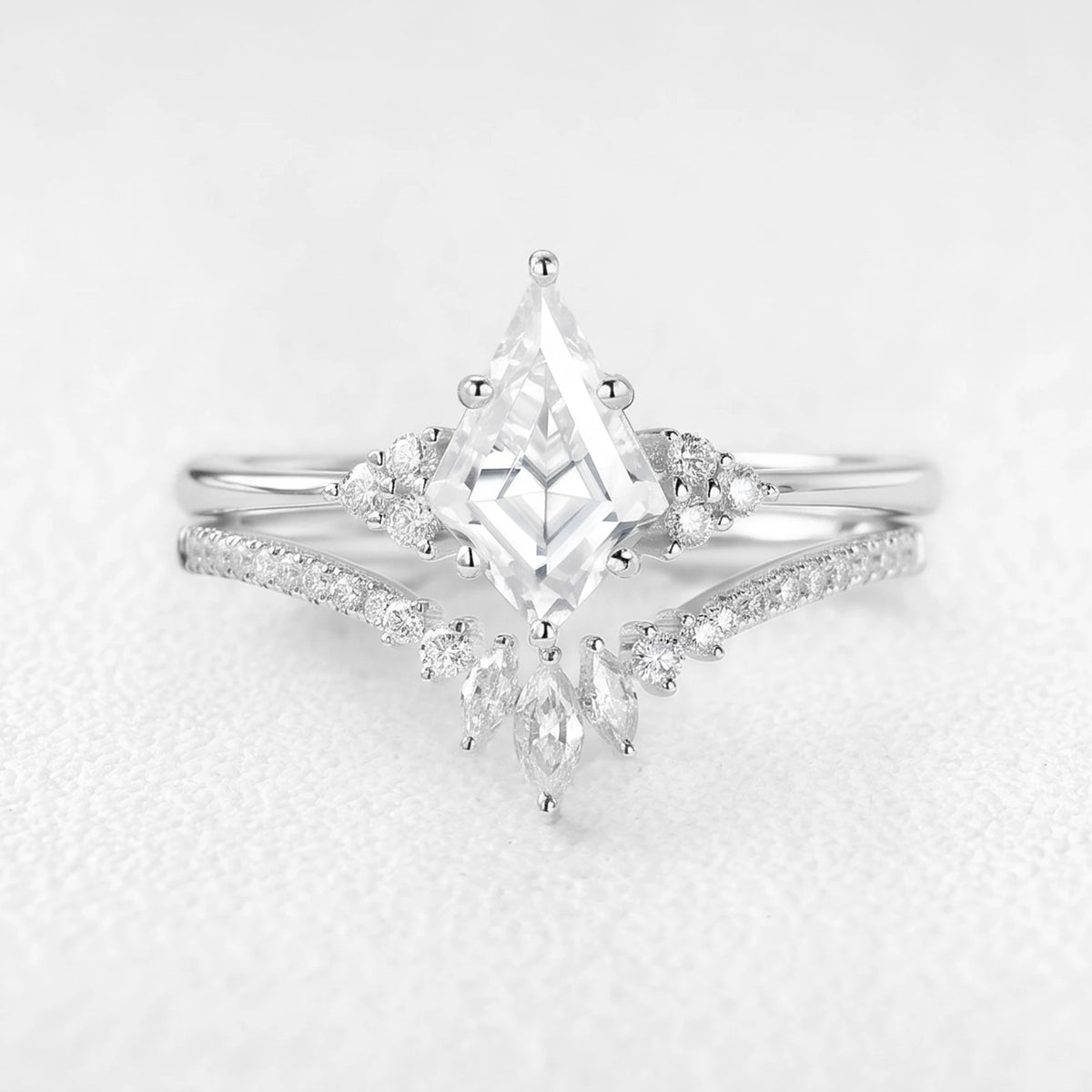 Aurora’s Aureole | 1.5CT Kite Diamond Twin Chevron Bridal Duo