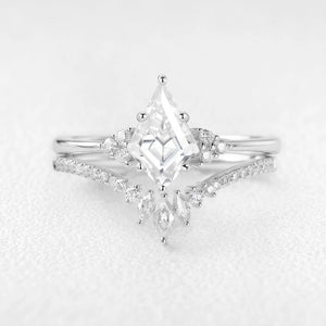 Aurora’s Aureole | 1.5CT Kite Diamond Twin Chevron Bridal Duo