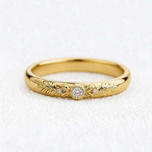 Ivy’s Wreath | Diamond Trio Wedding Band.