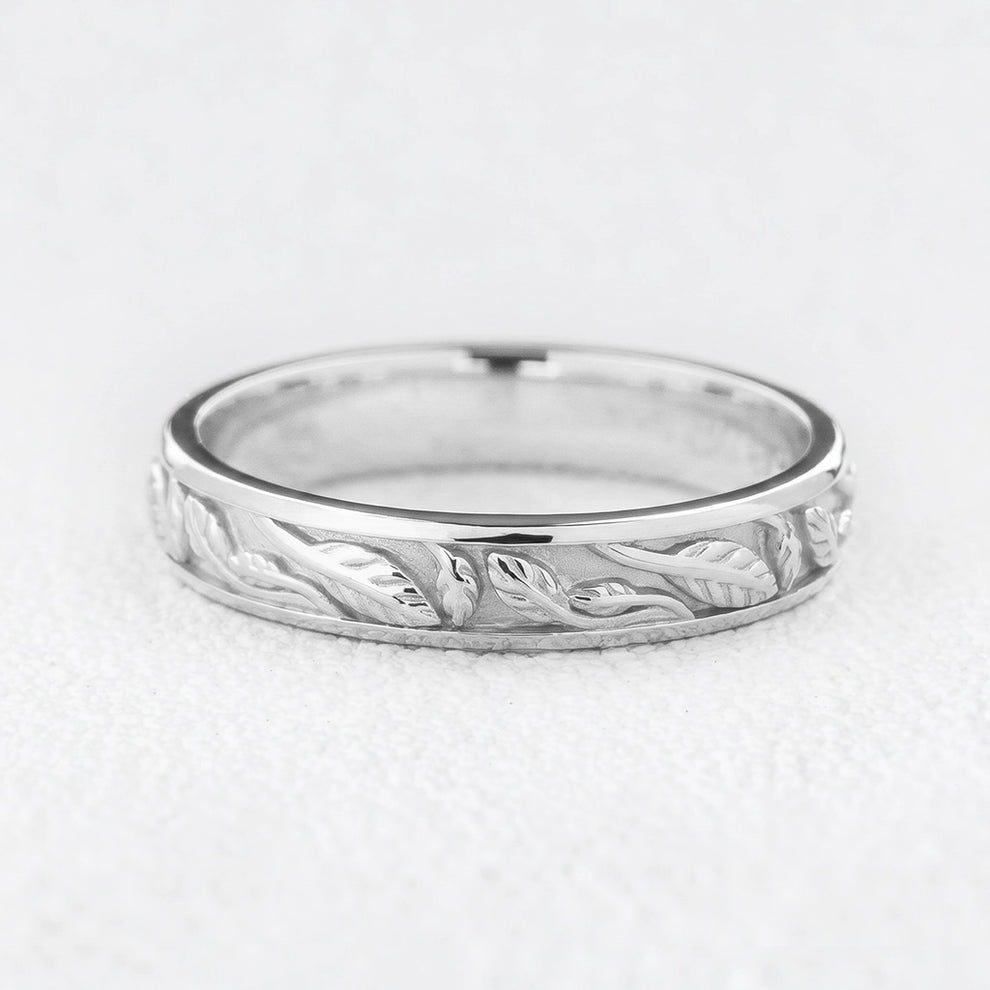 Patrician Leaf | Classical Vine Men's Wedding Band.