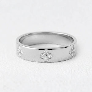 Clover Finder | Minimalist Stackable  Diamond Gold Band Ring