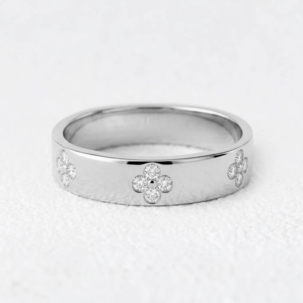 Clover Finder | Minimalist Stackable  Diamond Gold Band Ring