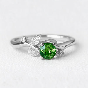 Ariadne’s Twine | Round Natural Emerald & Organic Vine Ring.