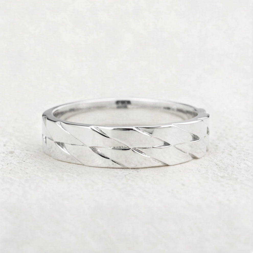 Twill Edge | Polished Men’s Wedding Band.