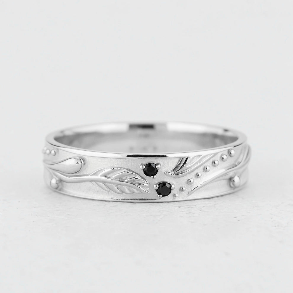 Olive Shade | Men’s Wedding Band with Black Sapphire.