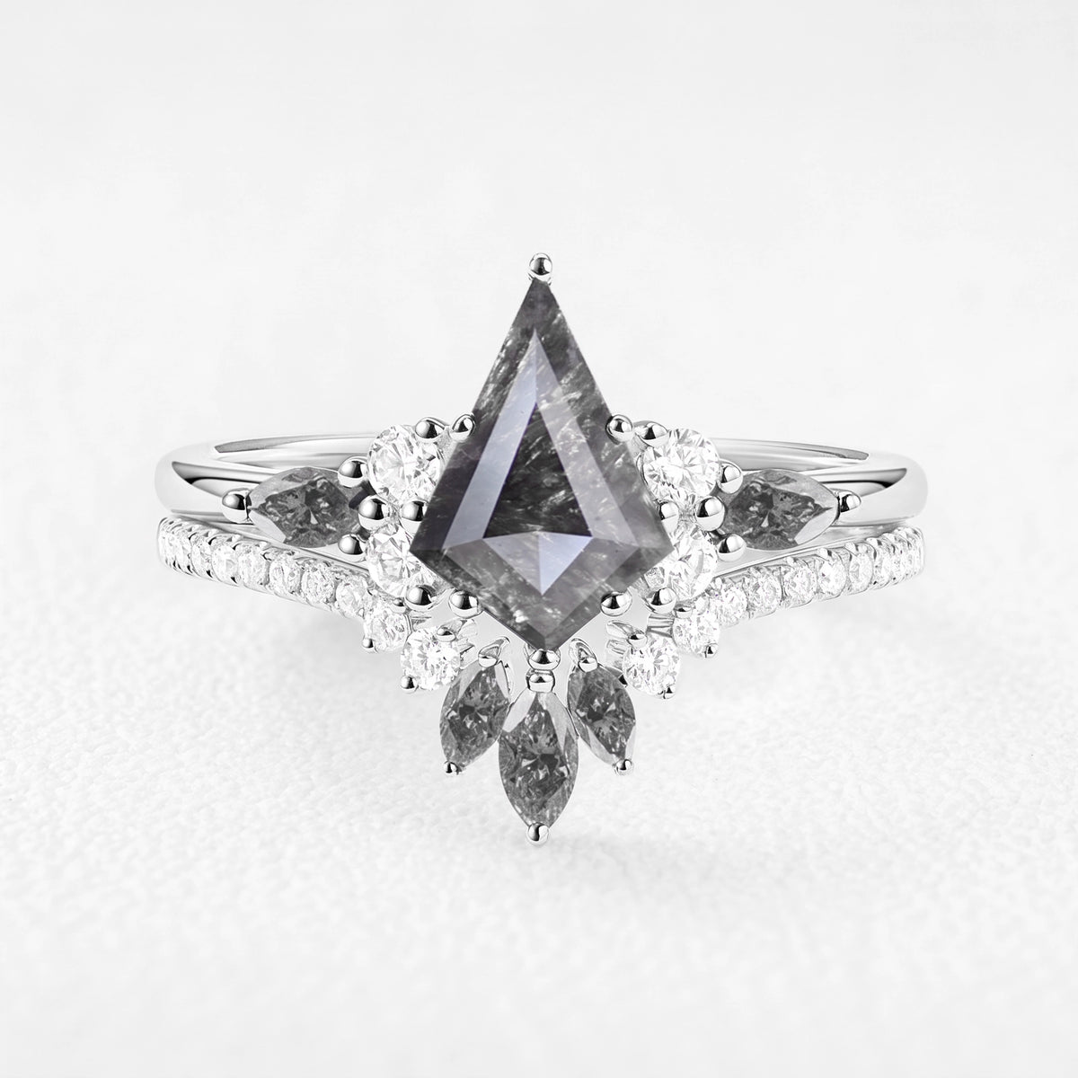 Astra‘s Orbit | 1.5CT Kite Salt & Pepper Diamond Chevron & Circle-set Band Couple Set 3pcs