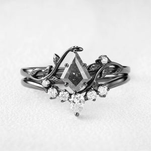 Linnea’s Umbra | Kite Cut Moss Agate Foliage Black Gold Bridal Duo