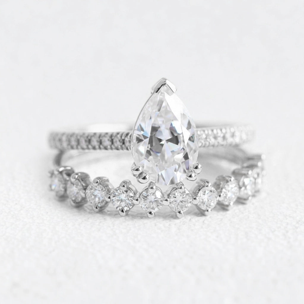 Vivienne’s Devotion | Pear Diamond Solitaire Pavé Band Bridal Set 2pcs.