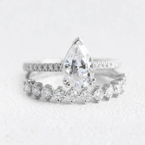 Vivienne’s Devotion | Pear Diamond Solitaire Pavé Band Bridal Set 2pcs.