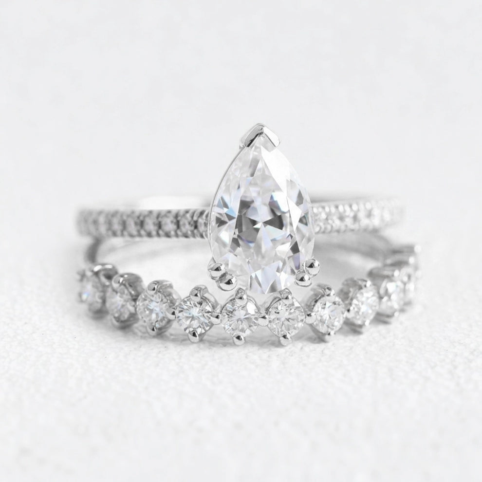 Vivienne’s Devotion | Pear Diamond Solitaire Pavé Band Bridal Set 2pcs.