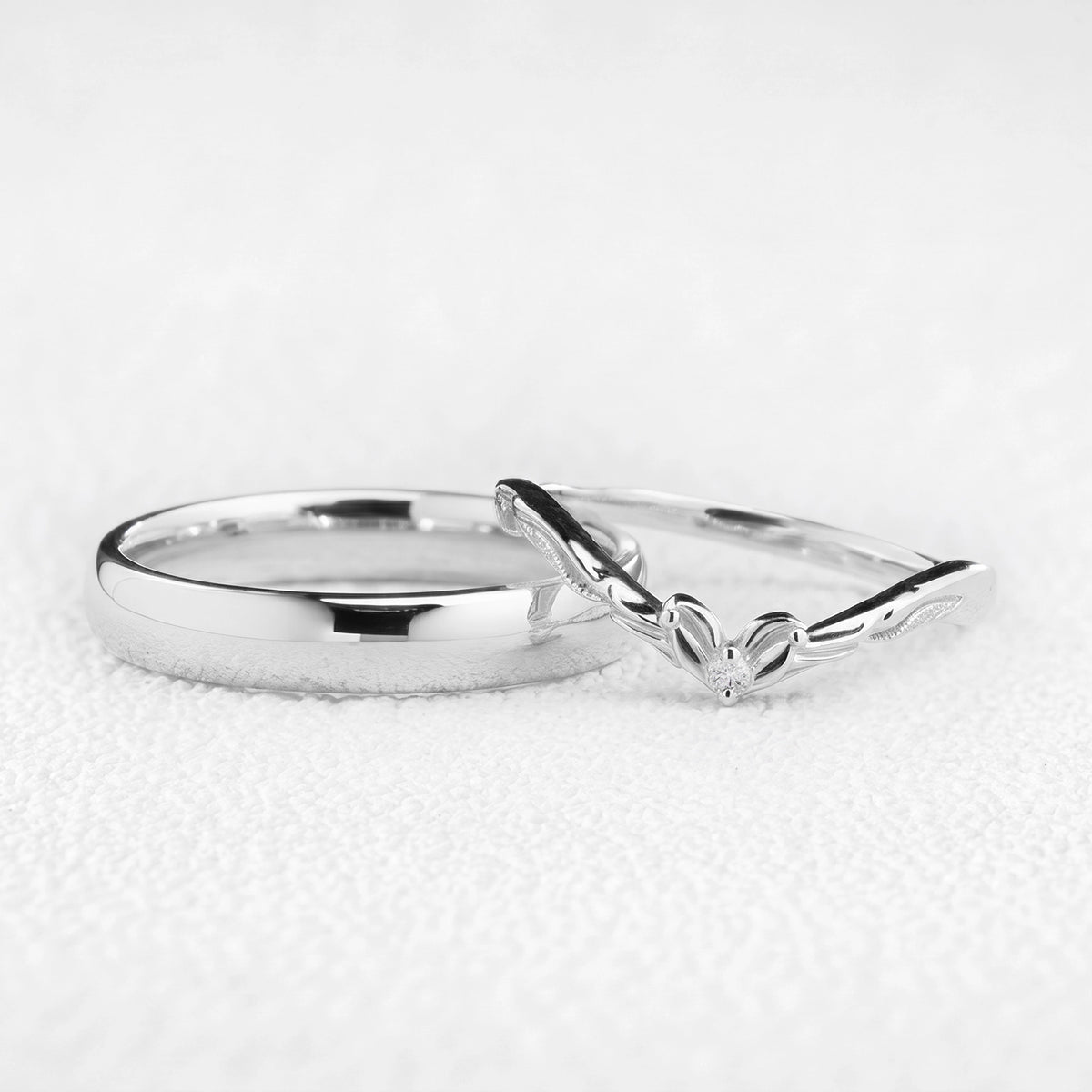 Cordelia’s Duet | Curved Diamond & Classic Band Couple Wedding Set