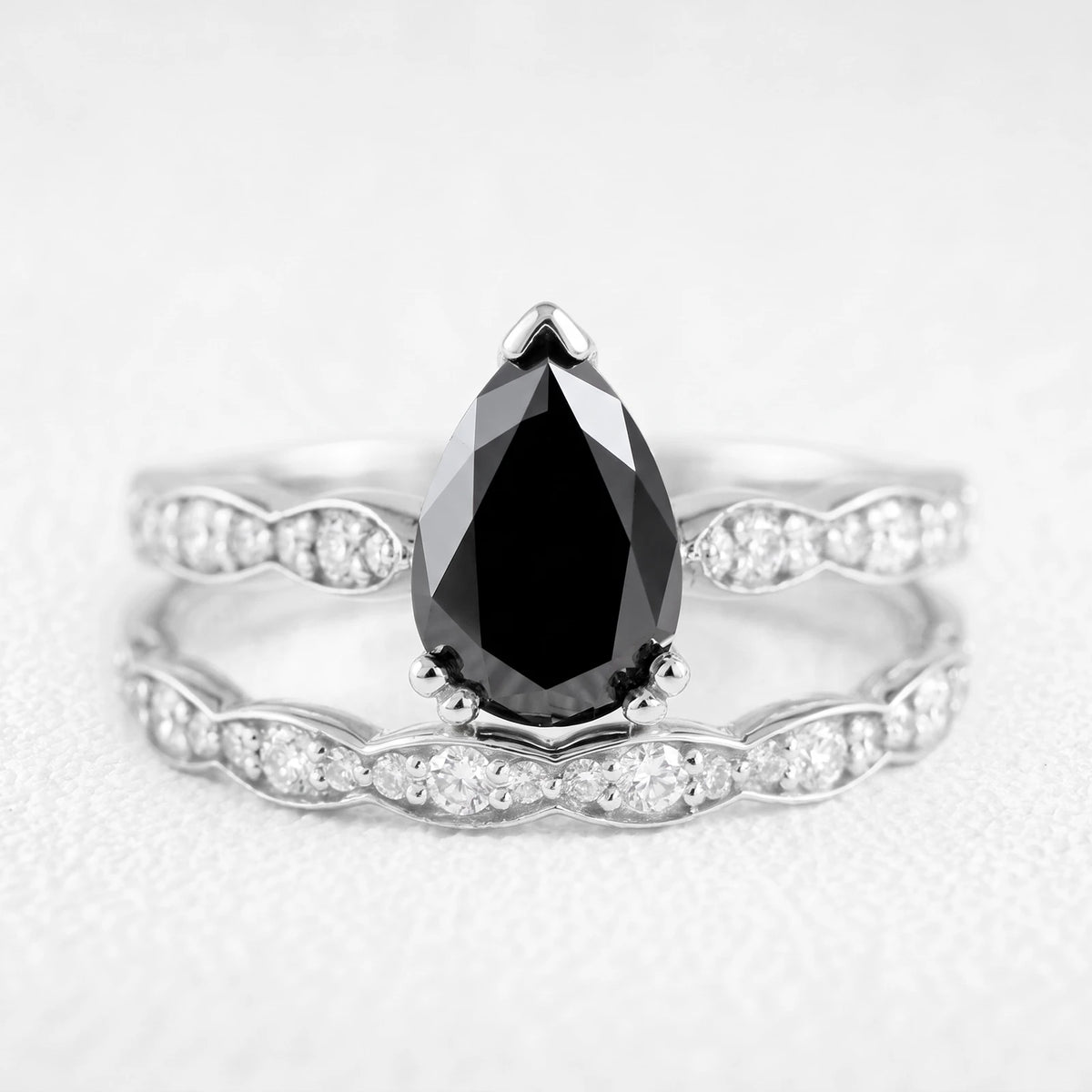 Nyx‘s Nocturne | 1.5CT Pear Cut Black Diamond & Scalloped Band Bridal Duo