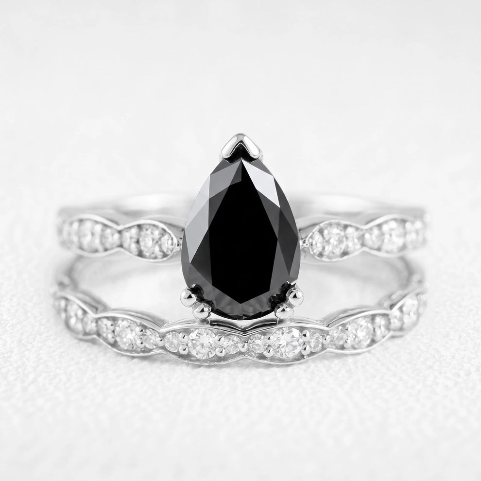 Nyx‘s Nocturne | 1.5CT Pear Cut Black Diamond & Scalloped Band Bridal Duo