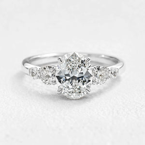 Audrey‘s Brilliance | Classic Oval Cut Diamond Ring.