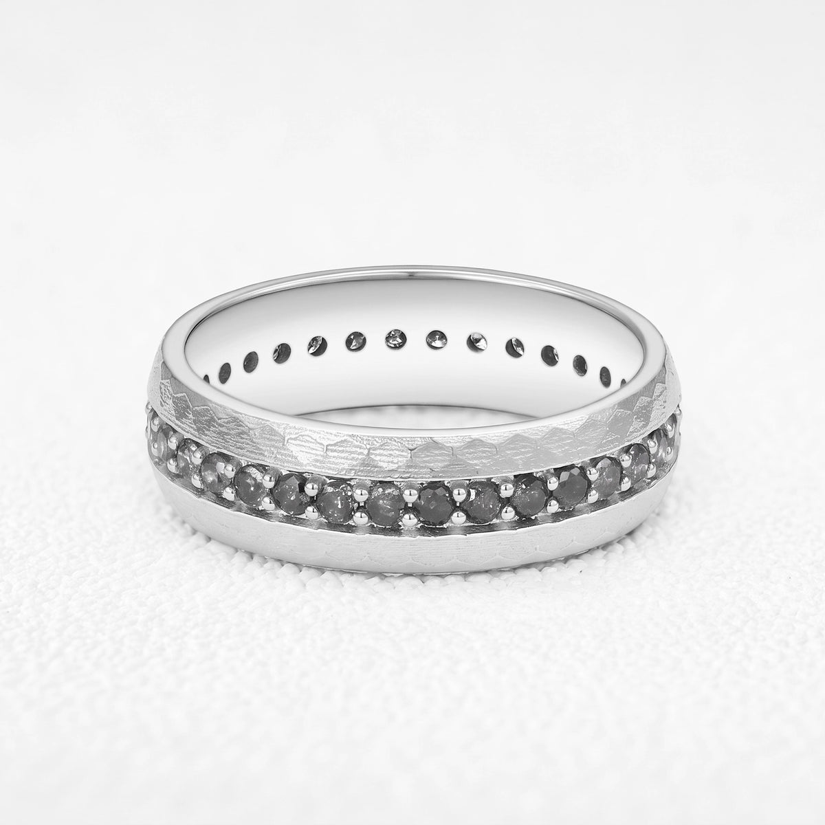 Orion‘s Orbit | Hammered Circle‑Set Salt & Pepper Diamond Men’s Band