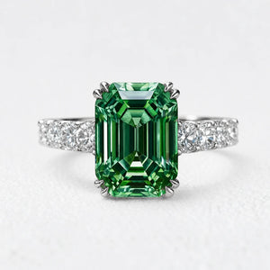Natalia‘s Eden | 3CT Emerald-Cut Green Solitaire Ring