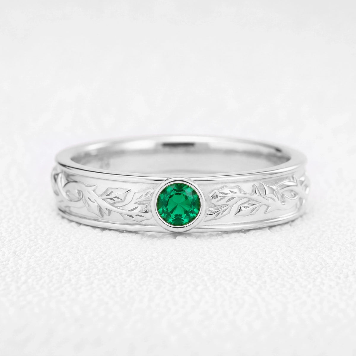 Orion’s Keystone | Round Green Sapphire Men’s Band
