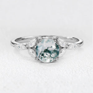 Lavinia‘s Stillness | Classic Round Cut Moss Agate Engagement Ring