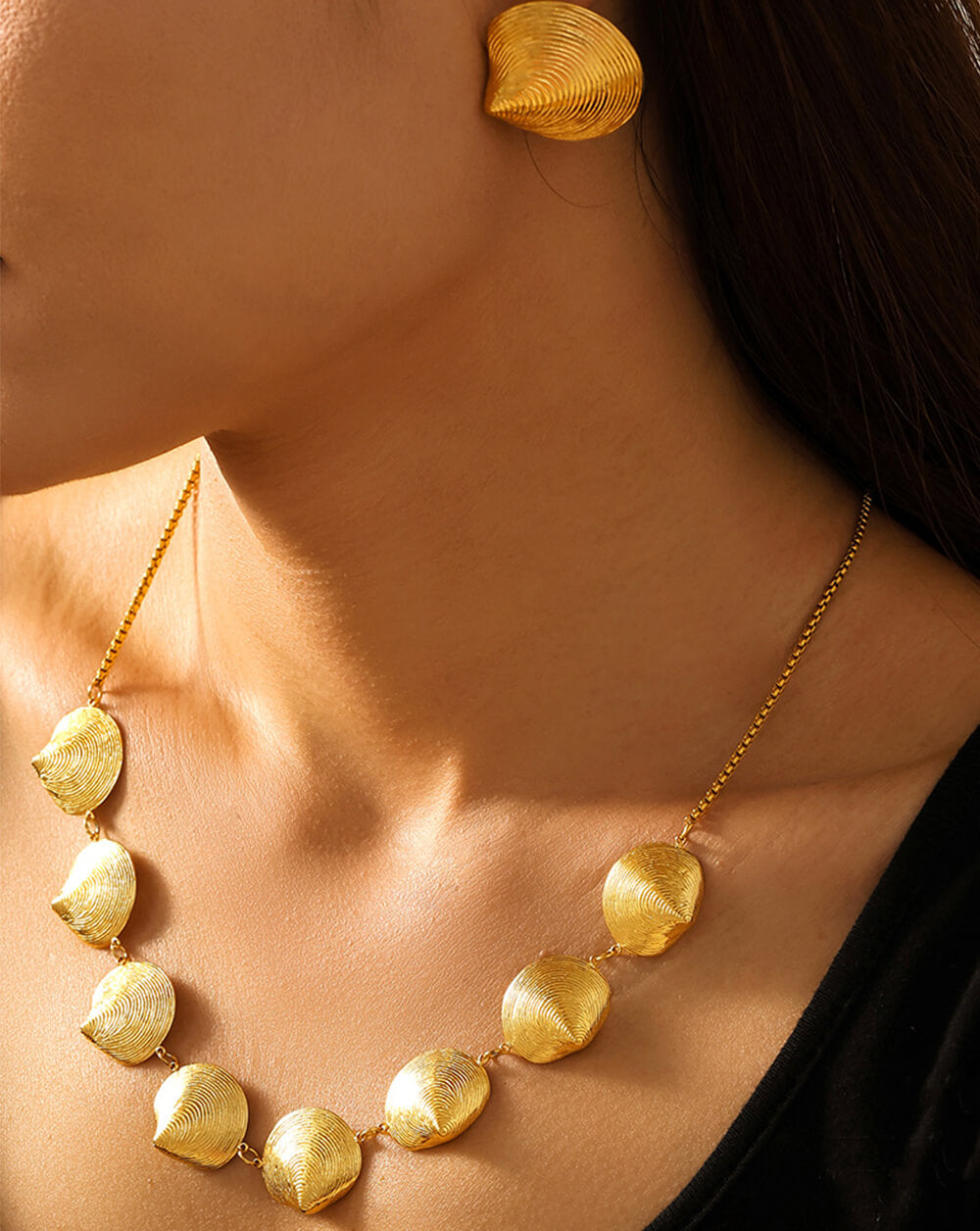 Golden Venus Ocean Shell Necklace