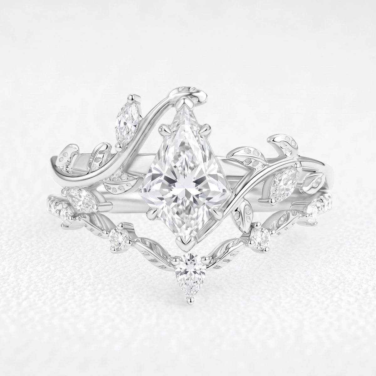 Isolde’s Light | 1CT Kite  Diamond Foliage Bridal Duo