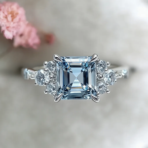 Celia‘s Mirror | Asscher Cut Blue Gemstone Ring.