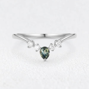 Marina‘s Tide | Teal Sapphire & Moissanite Wedding Band