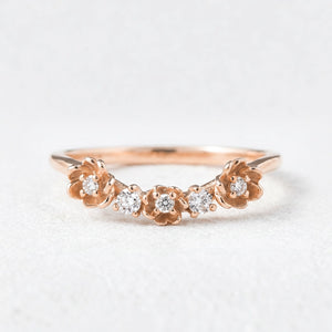 Flora’s Arc | Curved Diamond Flower Wedding Band.