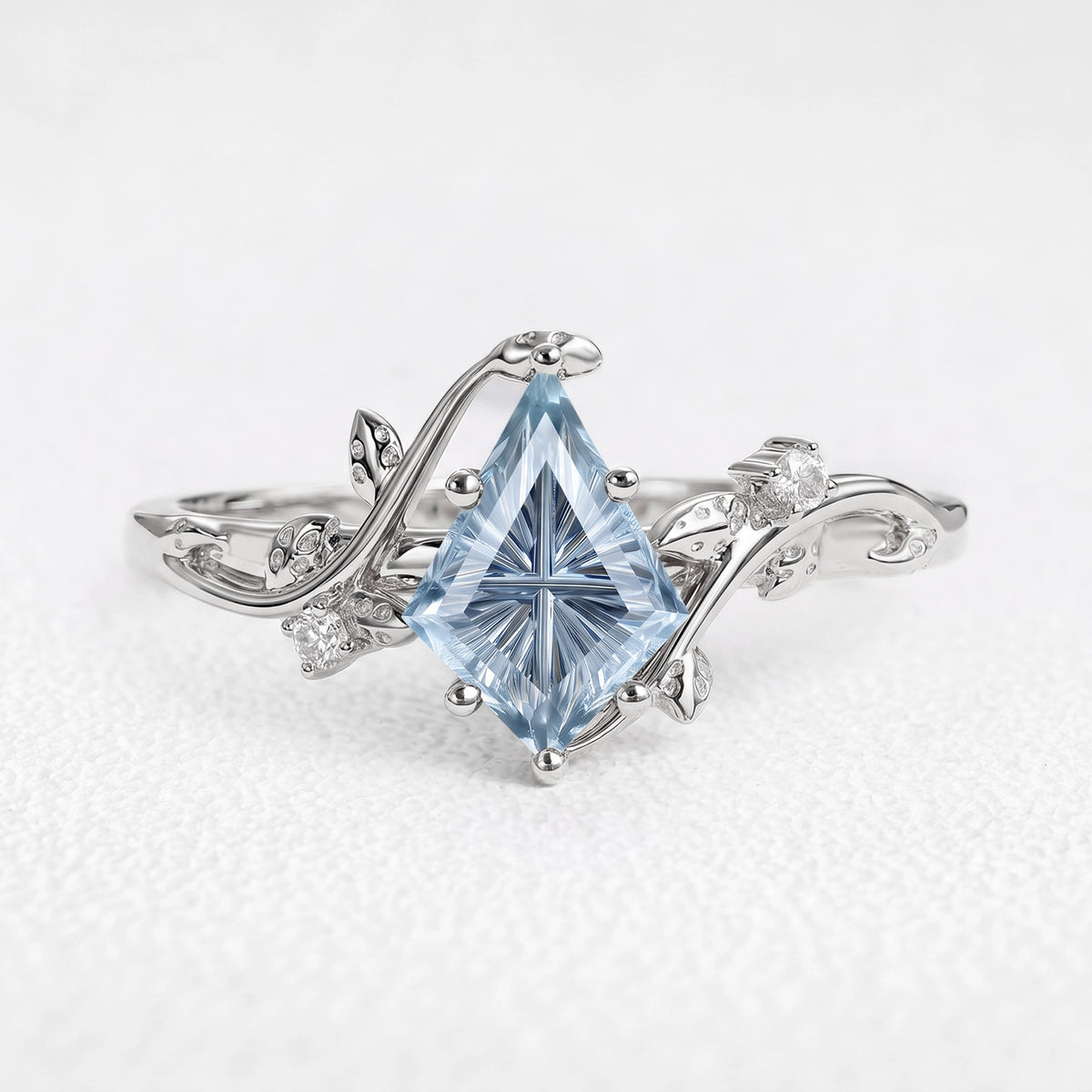 Amphitrite’s Gleam | Kite Fantasy-Cut Aquamarine Foliage Engagement Ring