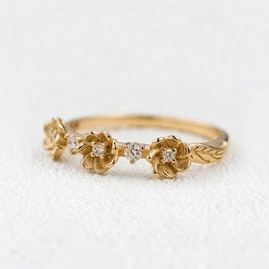 Flora’s Trio | Three Flower Diamond Wedding Band.