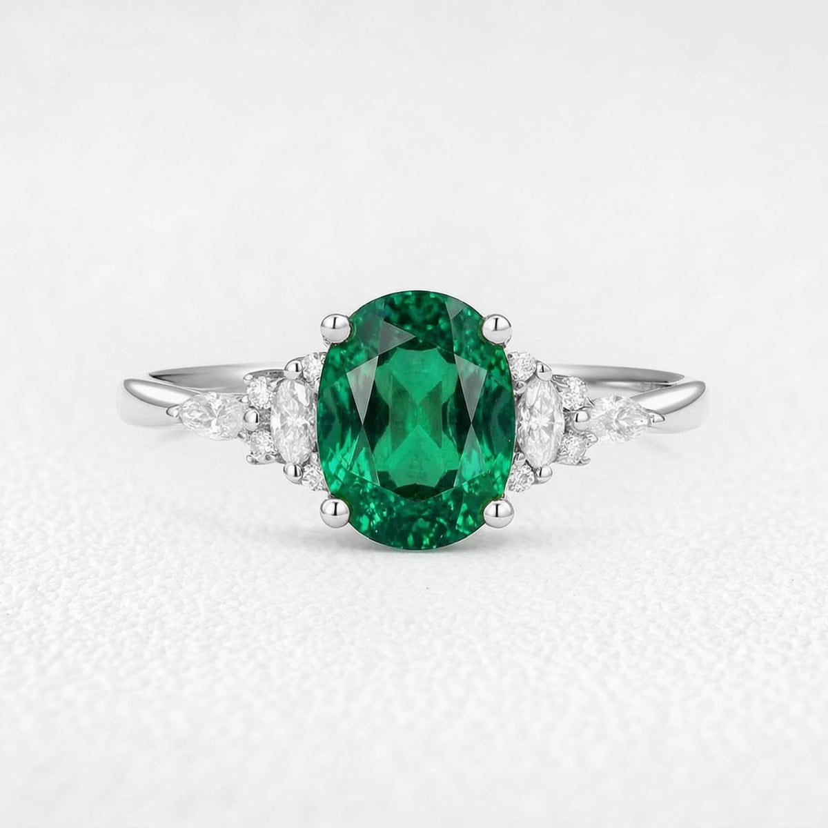 Isadora‘s Jardin | 1.5CT Classic Oval Emerald Engagement Ring with Diamond Accents