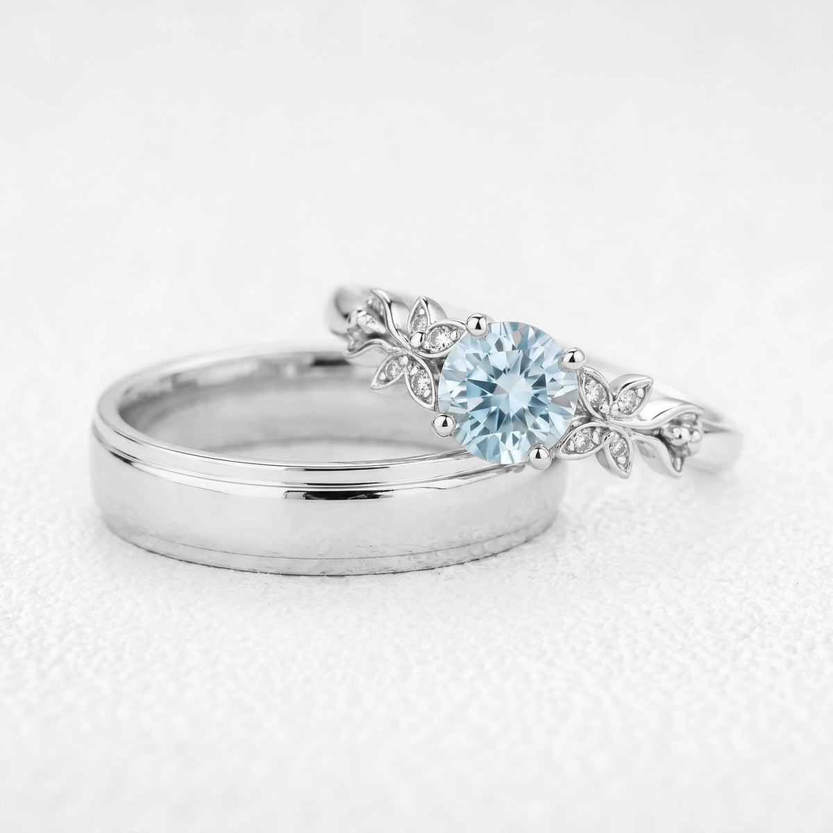 Flora’s Lumina | 1CT Diamond Foliage & Polished Band Wedding Set