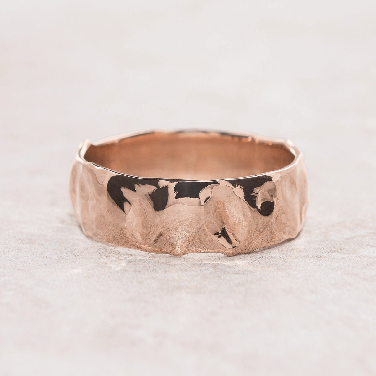 The Eternal Cast | Wide Band with Liquid Metal Texture.