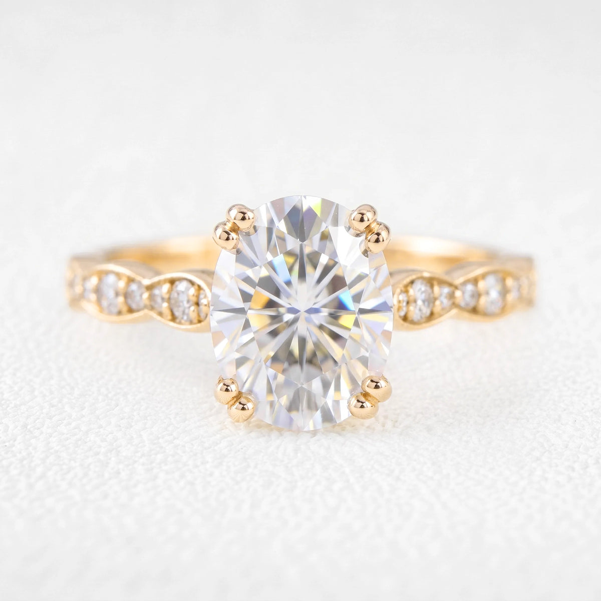 Venus’s Regalia | 1.5CT Oval-Cut Diamond Scalloped Pavé Bridal Set 2pcs