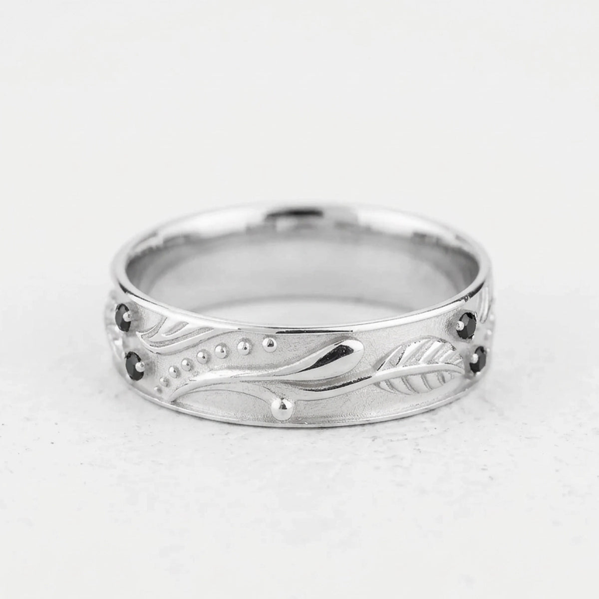 Olive Shade | Men’s Wedding Band with Black Sapphire.