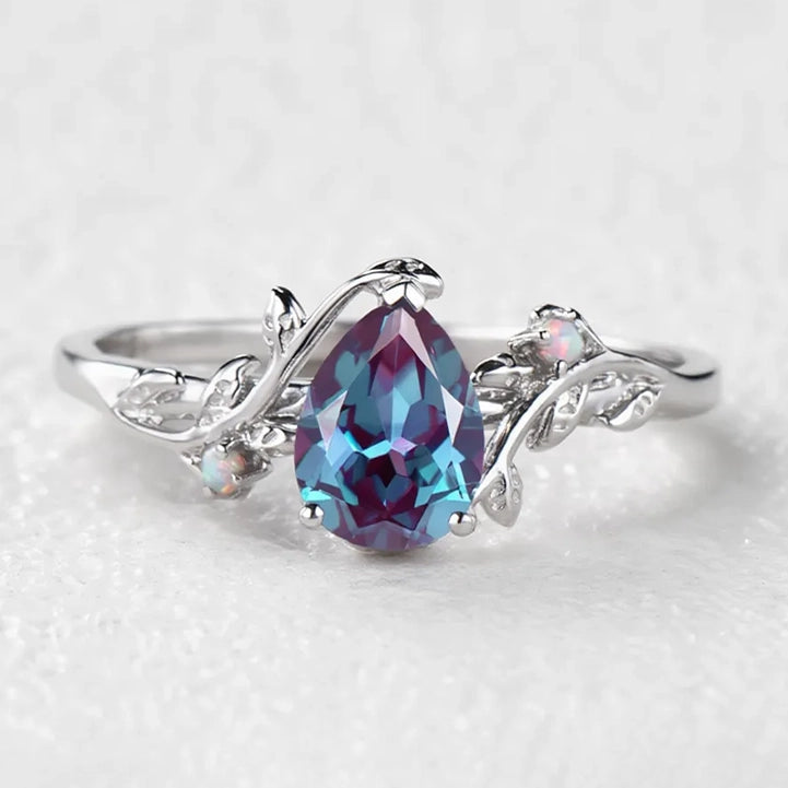 Iris’s Vine | Vintage Pear Alexandrite & Moonstone Bridal Set 2pcs.